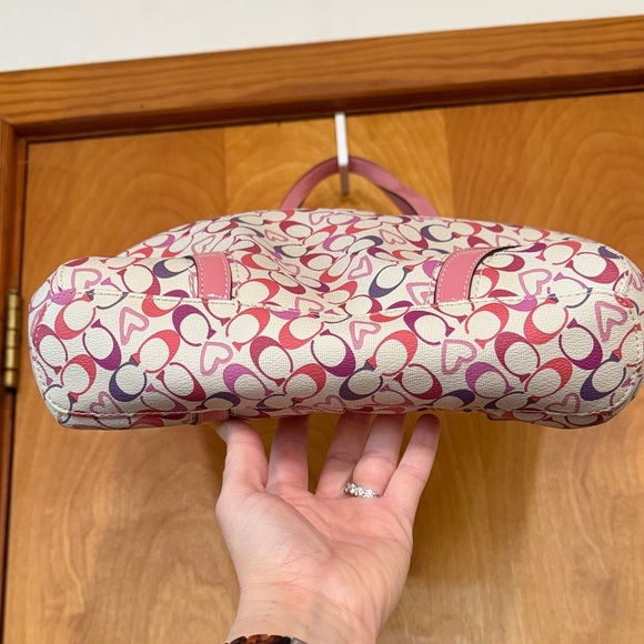 Coach Pink, Purple And White Tote Bag With Heart Design - Picture 8 of 11